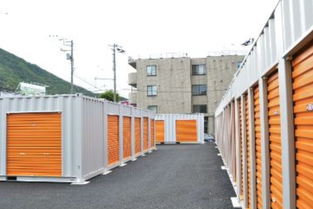 ハローストレージ宮の沢一条｜屋外型トランクルーム